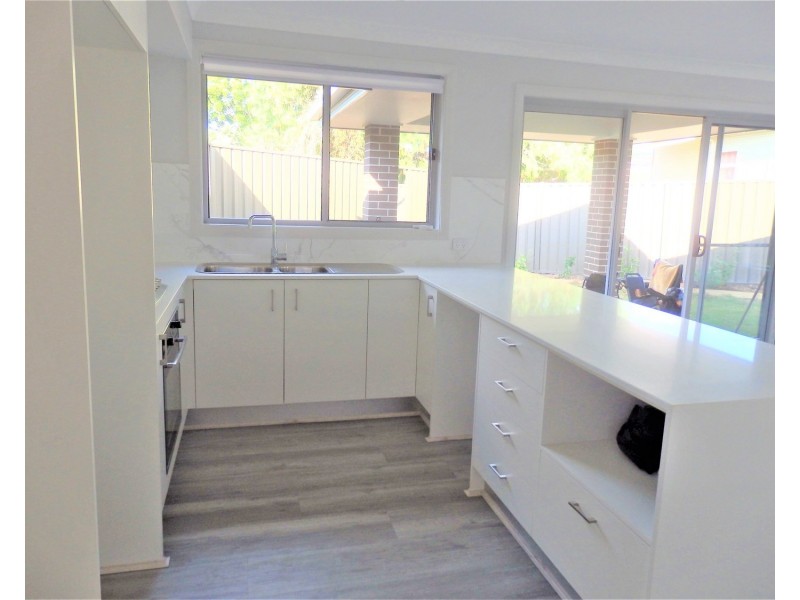 9 Grahame Avenue, Glenfield NSW 2167