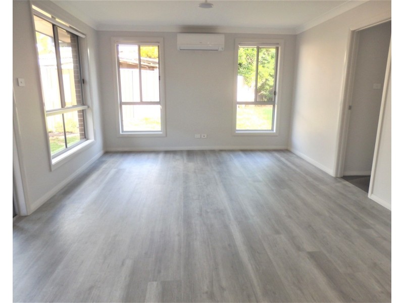 9 Grahame Avenue, Glenfield NSW 2167