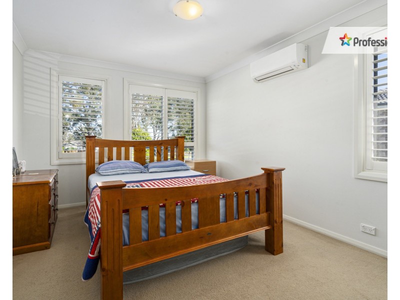 33 Atlantic Boulevard, Glenfield NSW 2167
