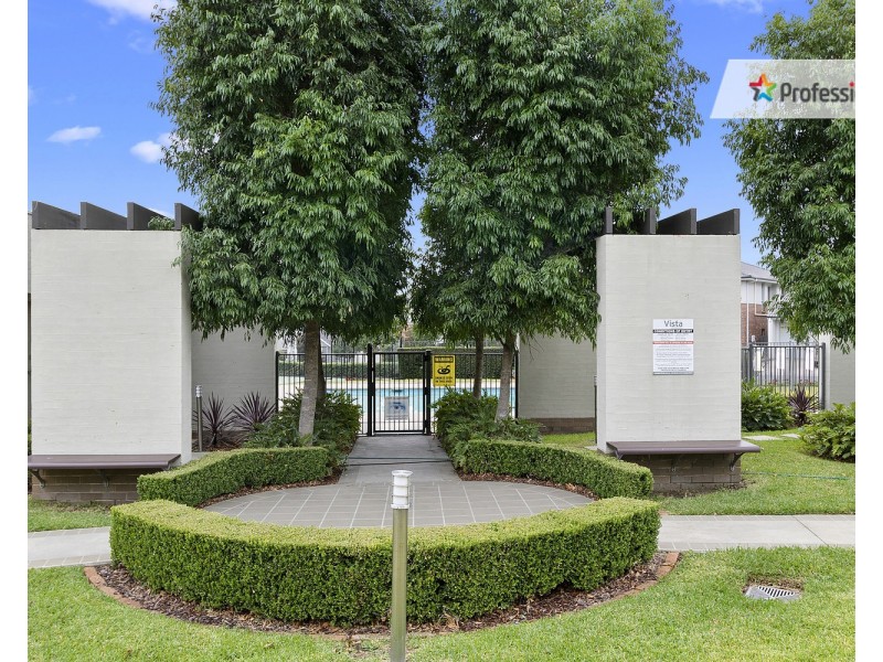 33 Atlantic Boulevard, Glenfield NSW 2167