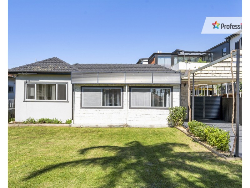 74 Marsh Parade, Casula NSW 2170