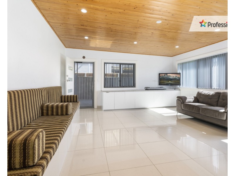 74 Marsh Parade, Casula NSW 2170