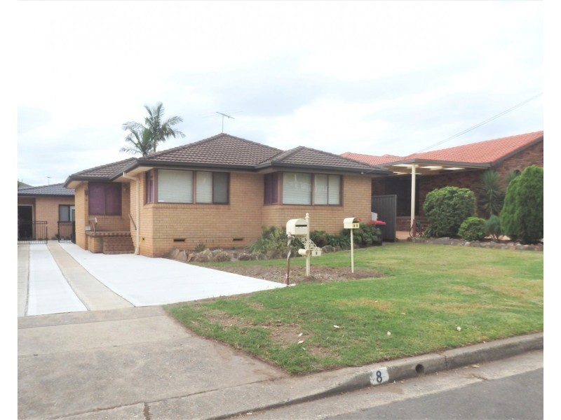 8 Grose Avenue, Lurnea NSW 2170