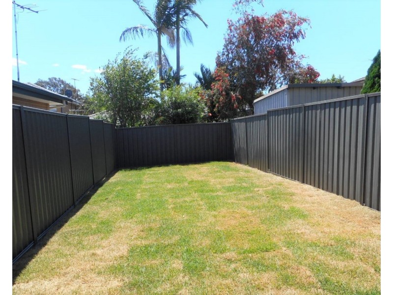 8 Grose Avenue, Lurnea NSW 2170