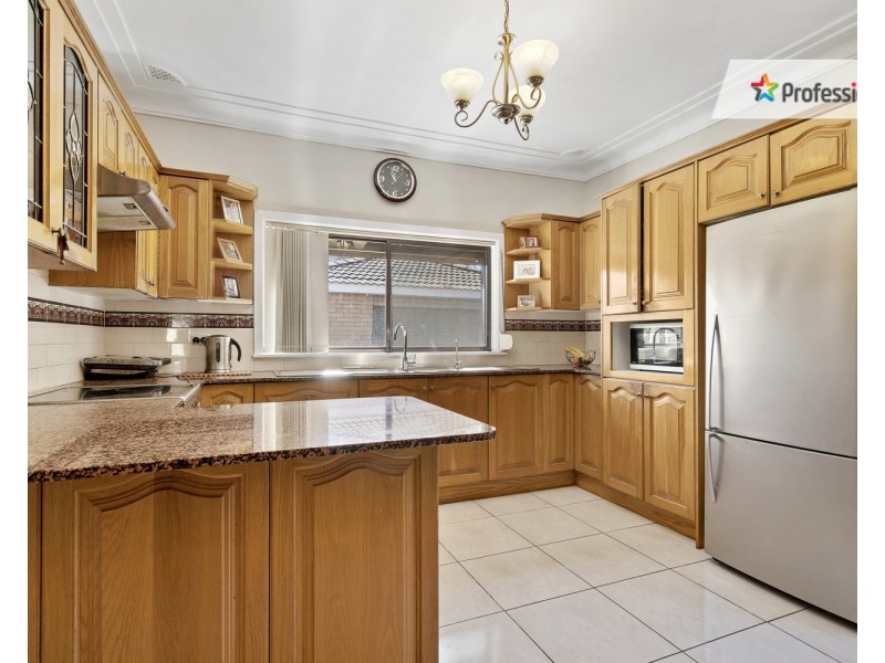 21 Grove Street, Casula NSW 2170