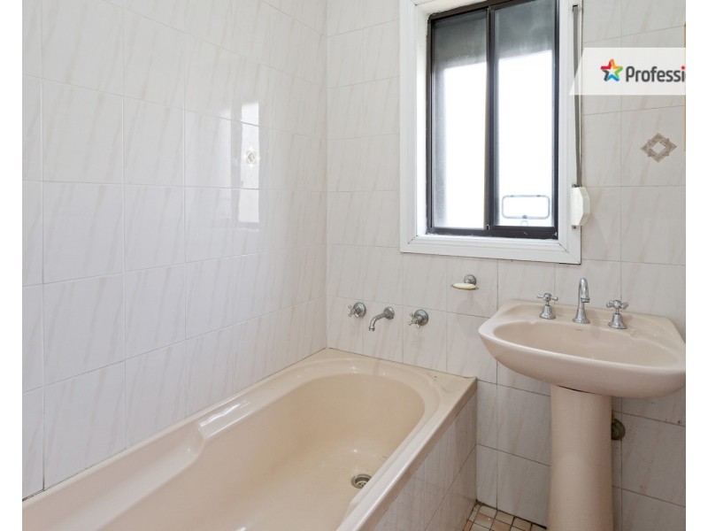 21 Grove Street, Casula NSW 2170