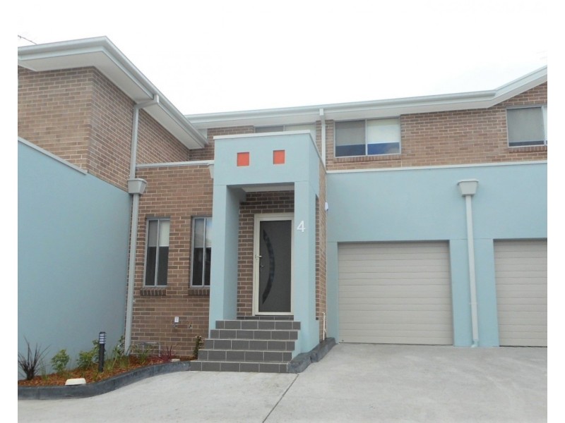 4/32 Northampton Road, Glenfield NSW 2167