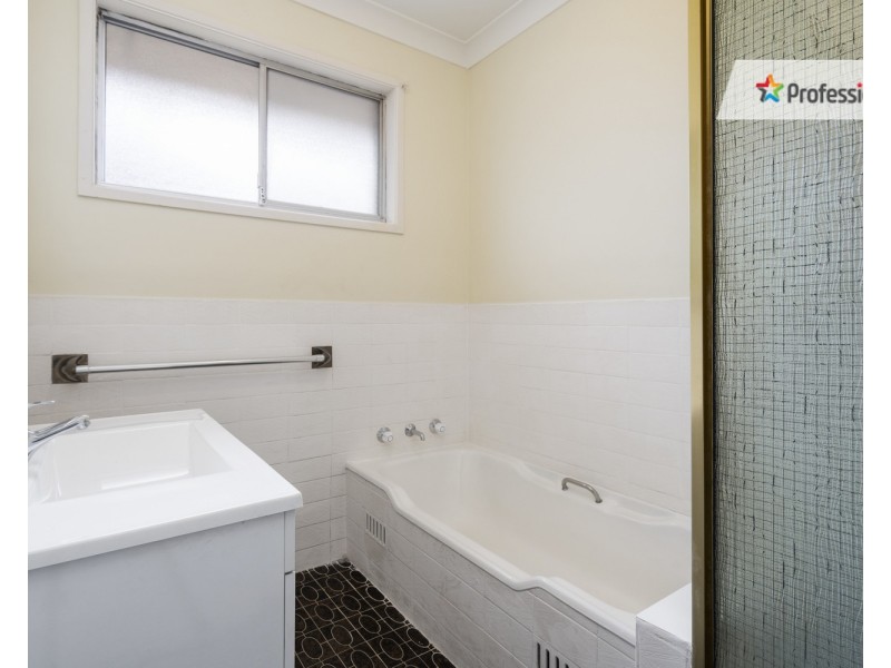 88 Kendall Drive, Casula NSW 2170