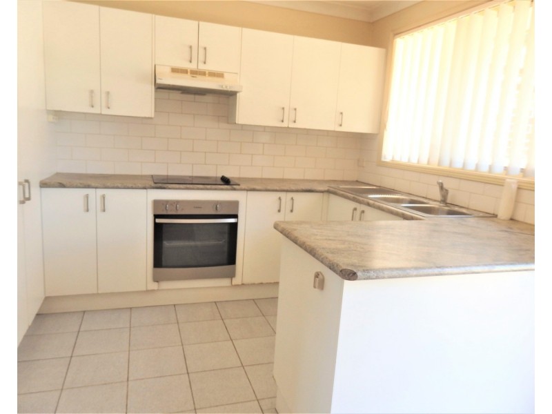 1/182-184 Leacocks Lane, Casula NSW 2170