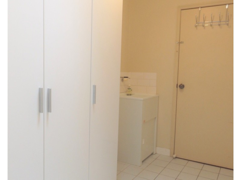 1/182-184 Leacocks Lane, Casula NSW 2170