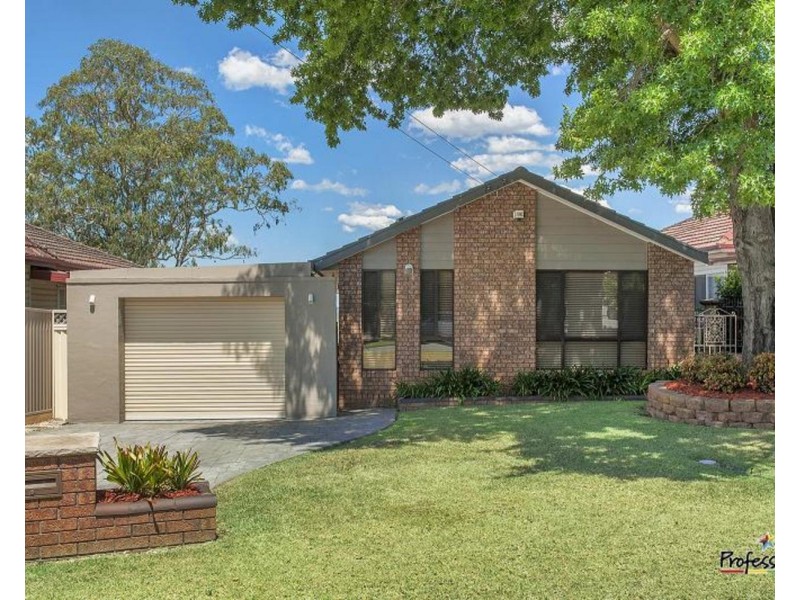 42 Canberra Avenue, Casula NSW 2170