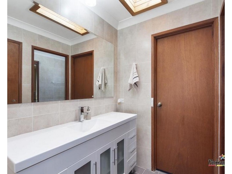 42 Canberra Avenue, Casula NSW 2170