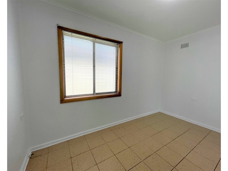 11 Hilda Avenue, Casula NSW 2170