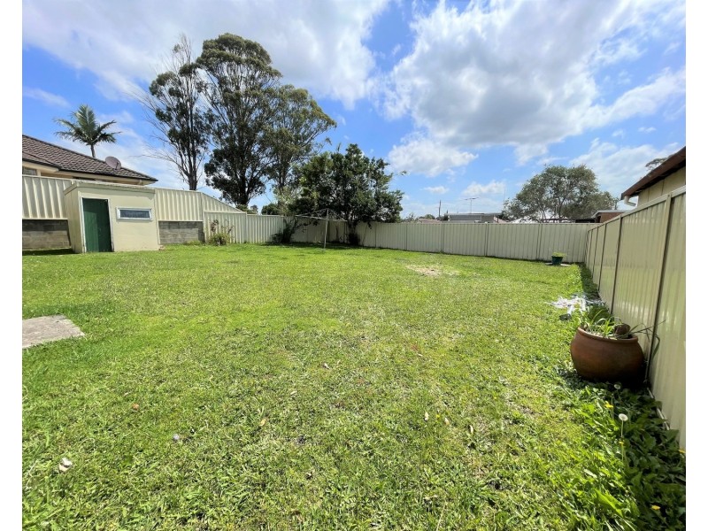 11 Hilda Avenue, Casula NSW 2170