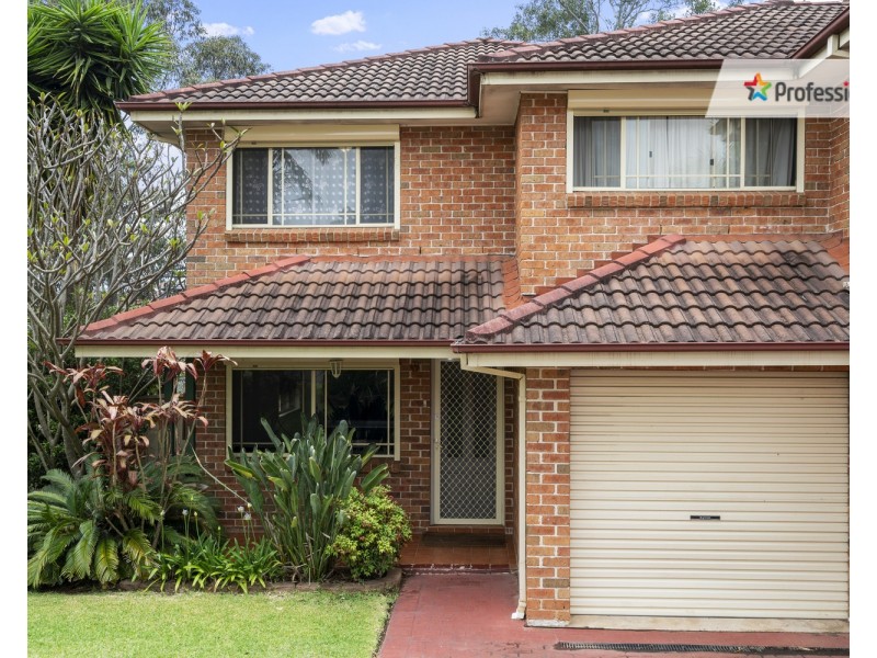 15 Clune Close, Casula NSW 2170