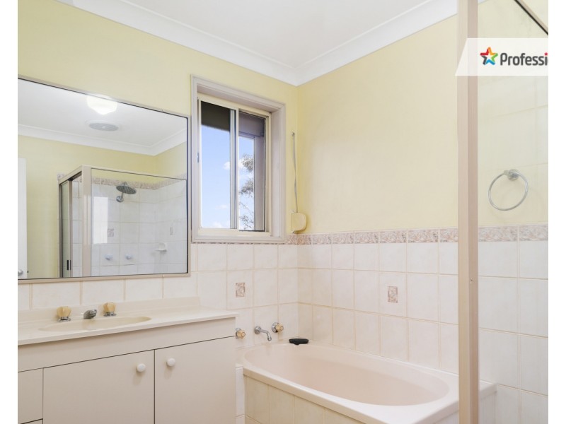 15 Clune Close, Casula NSW 2170