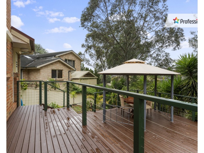 15 Clune Close, Casula NSW 2170