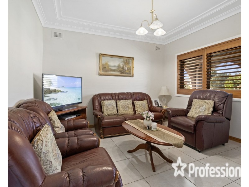 21 Grove Street, Casula NSW 2170