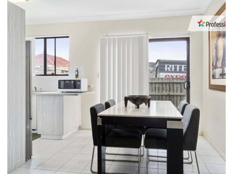 1,2,3 @25 Reilly Street, Liverpool NSW 2170