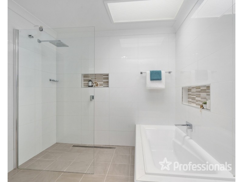 4 Sullivan Avenue, Lurnea NSW 2170