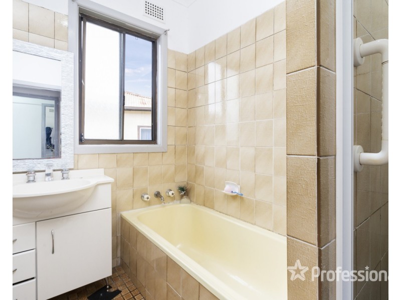 167 Sackville Street, Fairfield NSW 2165