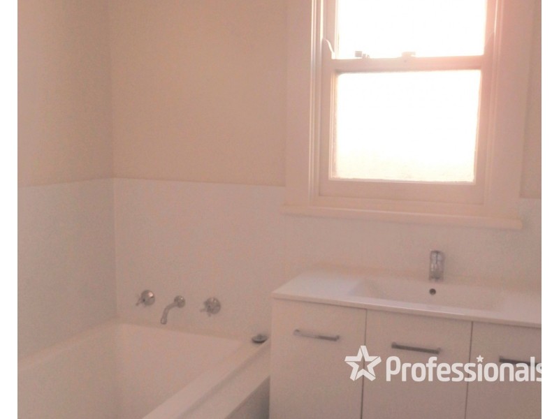 3 Blackwood Avenue, Casula NSW 2170