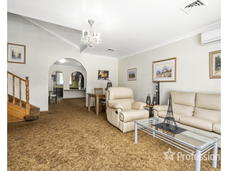 9 Jacaranda Crescent, Casula NSW 2170