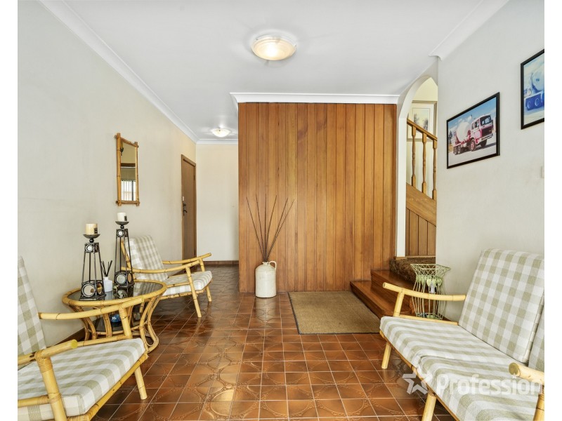 9 Jacaranda Crescent, Casula NSW 2170