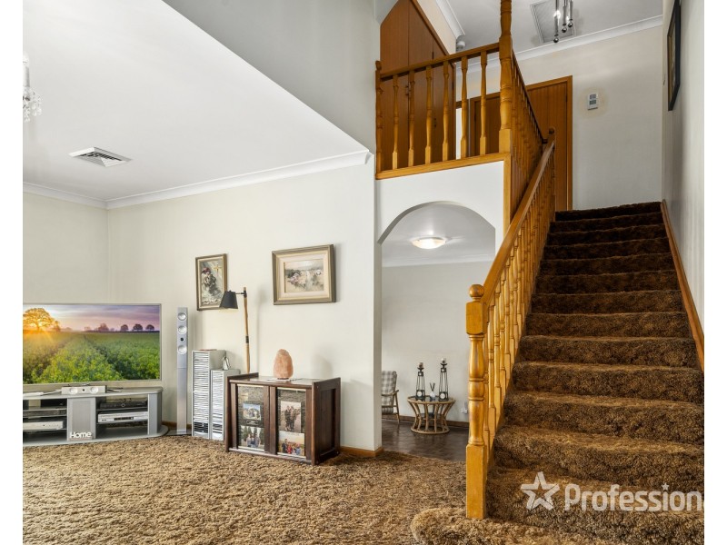 9 Jacaranda Crescent, Casula NSW 2170