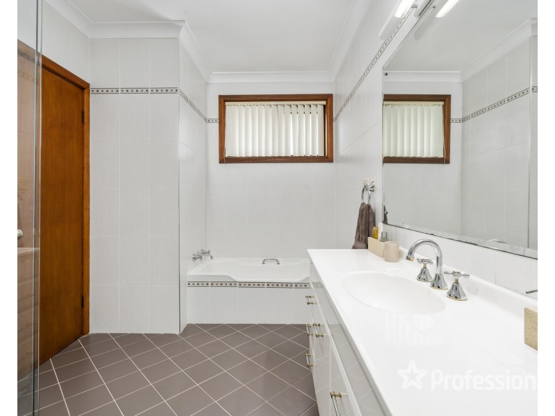 9 Jacaranda Crescent, Casula NSW 2170