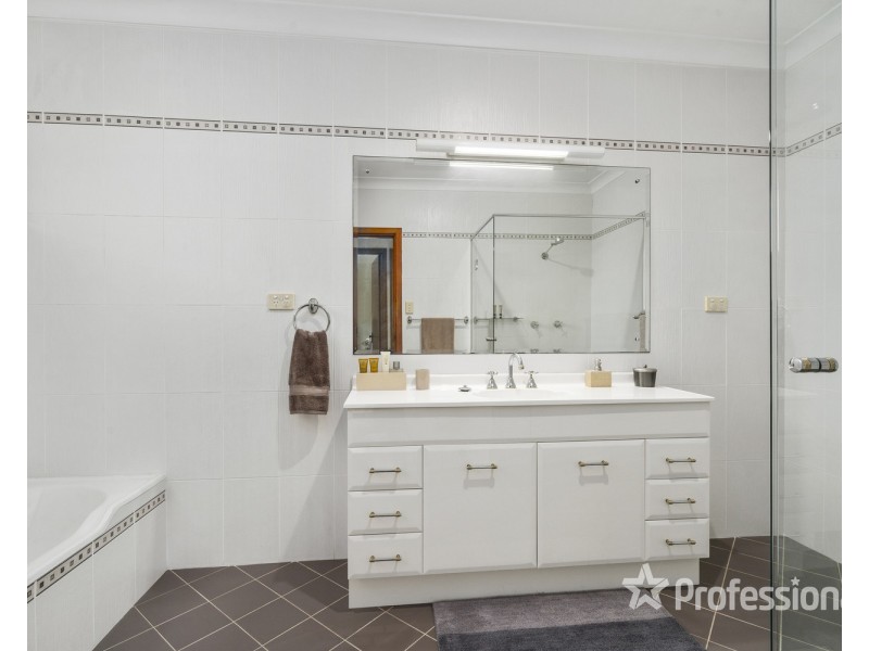 9 Jacaranda Crescent, Casula NSW 2170