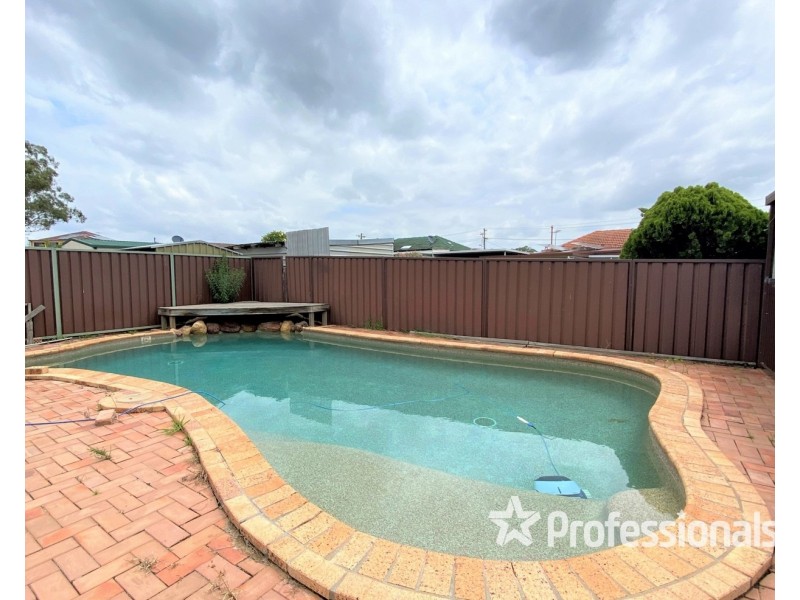 6 Augusta Street, Casula NSW 2170
