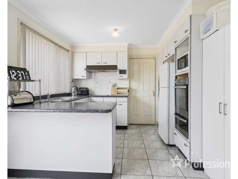 24b Dunrossil Avenue, Casula NSW 2170