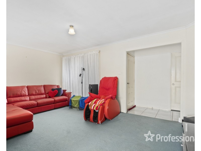 24b Dunrossil Avenue, Casula NSW 2170