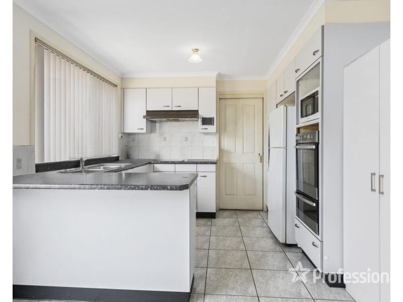 24b Dunrossil Avenue, Casula NSW 2170