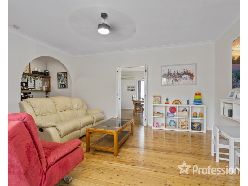 32 Phoenix Crescent, Casula NSW 2170