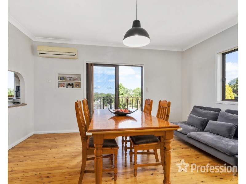 32 Phoenix Crescent, Casula NSW 2170