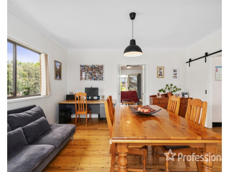 32 Phoenix Crescent, Casula NSW 2170