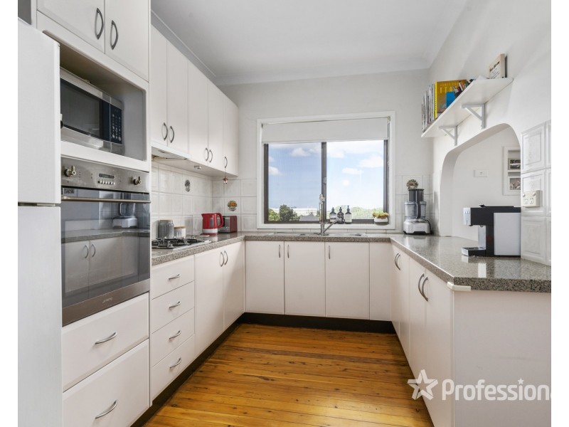 32 Phoenix Crescent, Casula NSW 2170