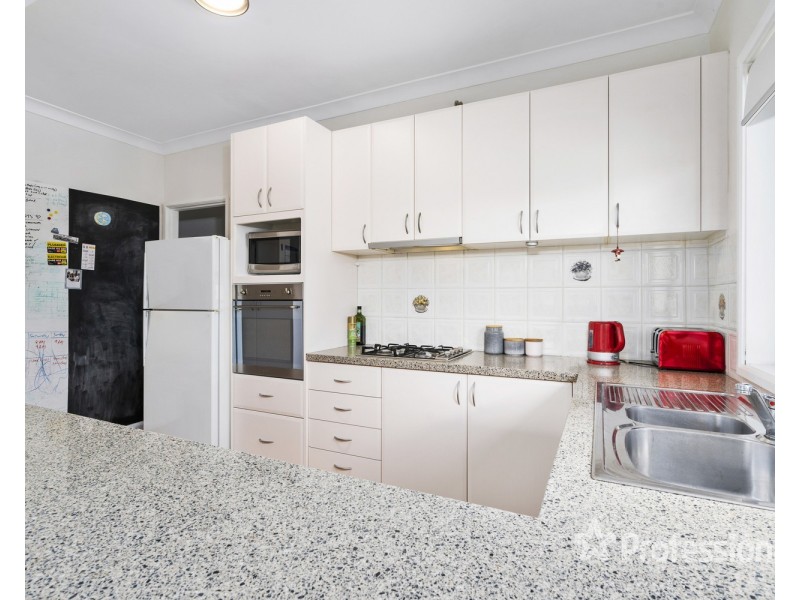 32 Phoenix Crescent, Casula NSW 2170