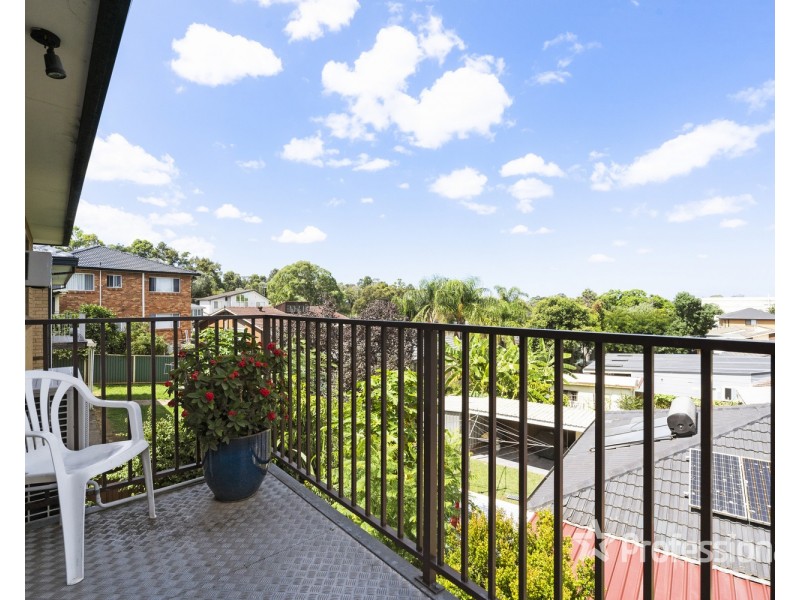 32 Phoenix Crescent, Casula NSW 2170