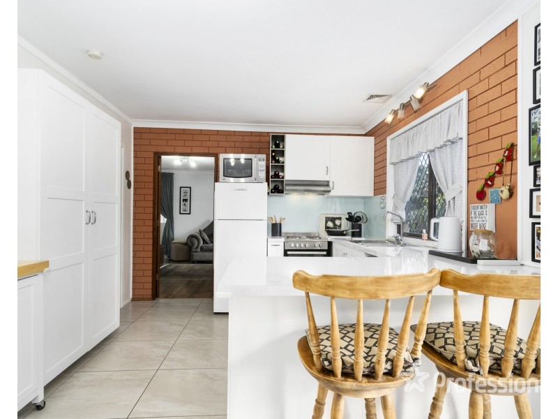 32 Phoenix Crescent, Casula NSW 2170