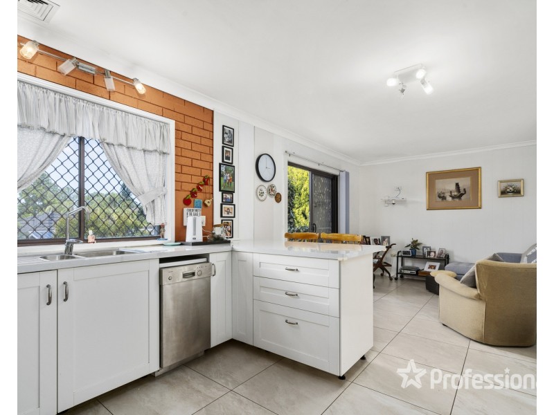 32 Phoenix Crescent, Casula NSW 2170
