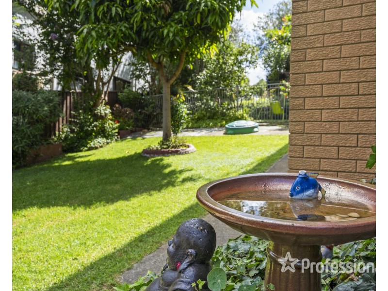 32 Phoenix Crescent, Casula NSW 2170