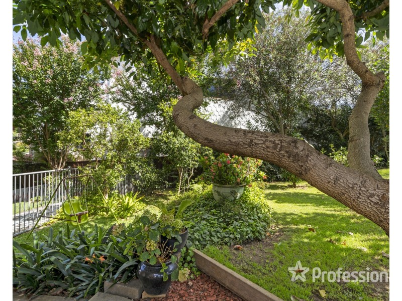 32 Phoenix Crescent, Casula NSW 2170