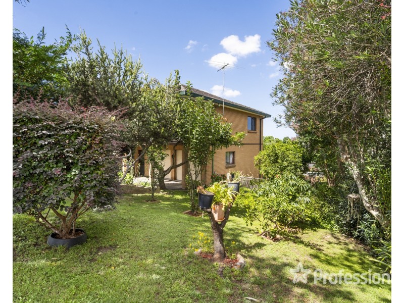 32 Phoenix Crescent, Casula NSW 2170