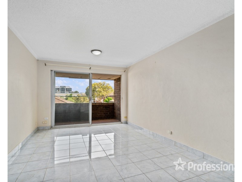 21/13-15 Forbes Street, Warwick Farm NSW 2170