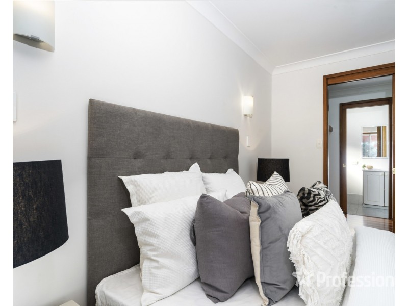 4 Arwon Avenue, Casula NSW 2170