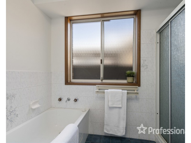 4 Arwon Avenue, Casula NSW 2170