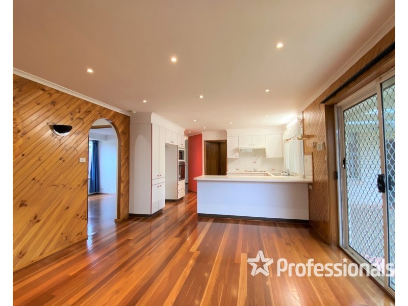 13 Carbine Close, Casula NSW 2170